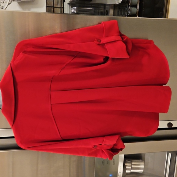 💕TRINA TURK💕 Draped High-Low Concourse Blouse ~ Reina Red Medium NWOT - Picture 6 of 11